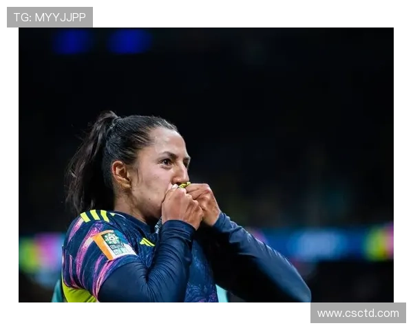 西班牙足球明星太太队的魅力与风采展现足球背后的女性力量