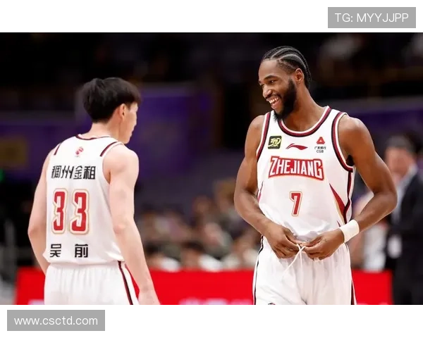 赛后分析:北京篮球队与广州篮球队的耐力对决全景回顾 赛后分析:北京篮球队与广州篮球队的耐力对决全景回顾