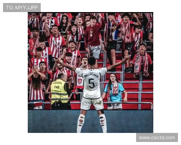 足球明星的庆祝动作大赏从激情到创意尽显风采 足球明星的庆祝动作大赏从激情到创意尽显风采